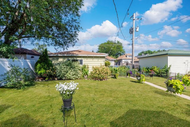 4833 N Moody Avenue, Chicago, IL 60630