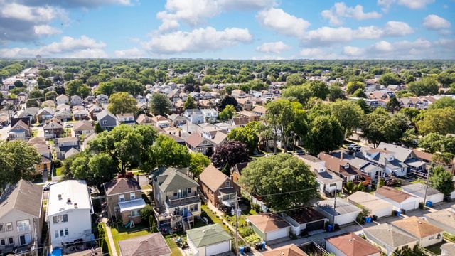 4833 N Moody Avenue, Chicago, IL 60630