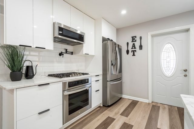 4833 N Moody Avenue, Chicago, IL 60630