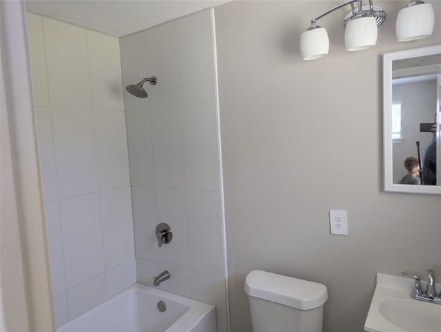 100 W Hull Street, Denison, TX 75021