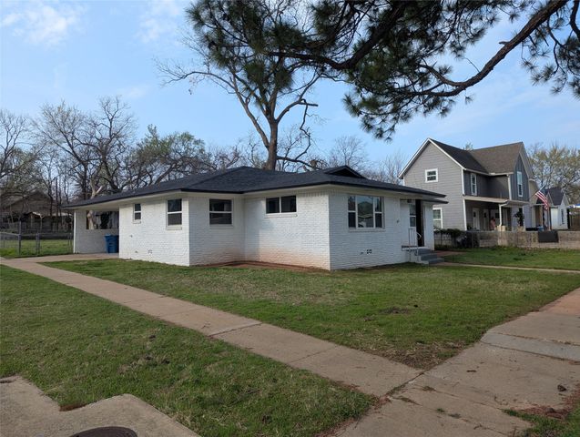 100 W Hull Street, Denison, TX 75021