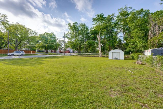 100 W Hull Street, Denison, TX 75021