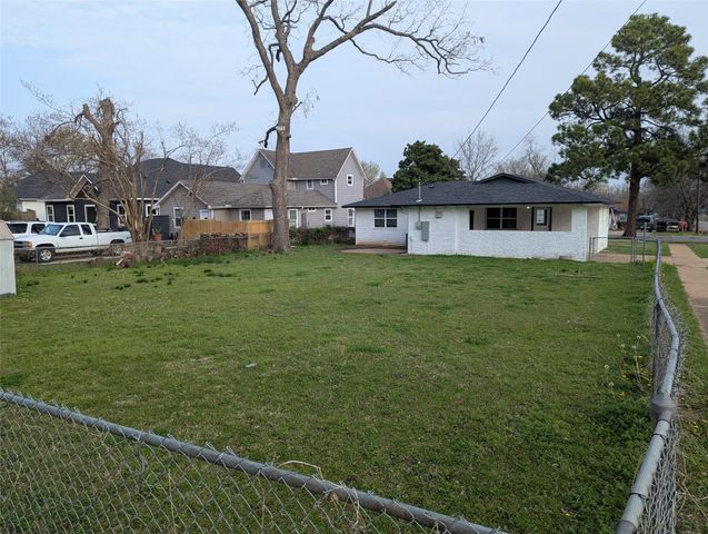 100 W Hull Street, Denison, TX 75021