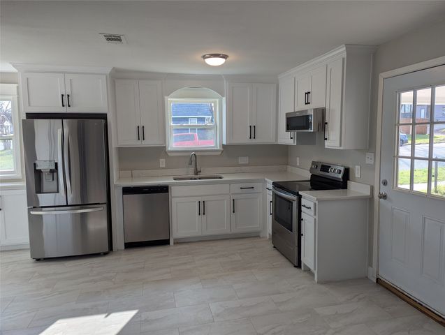 100 W Hull Street, Denison, TX 75021