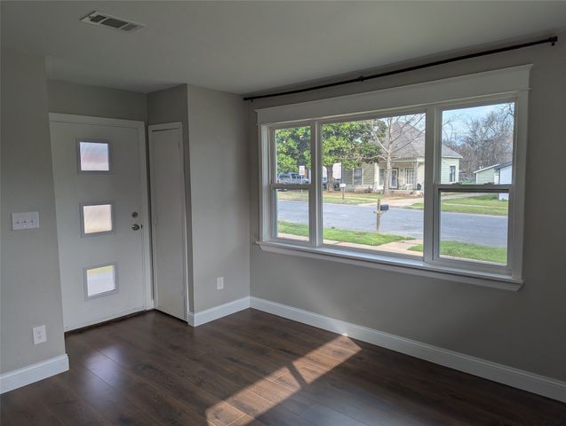 100 W Hull Street, Denison, TX 75021