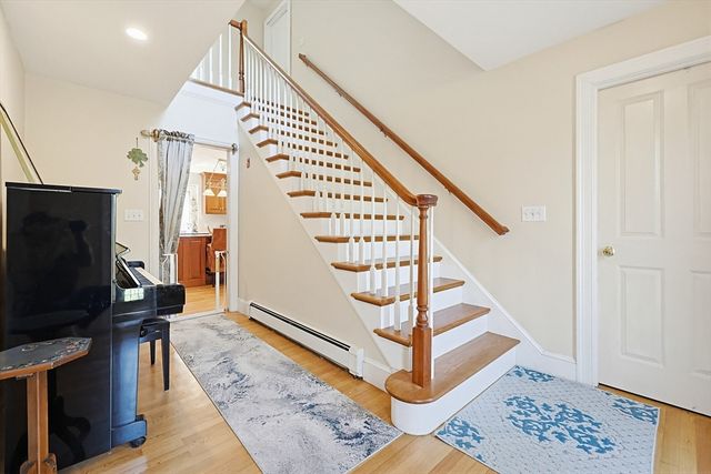 107 Mill St, Franklin, MA 02038