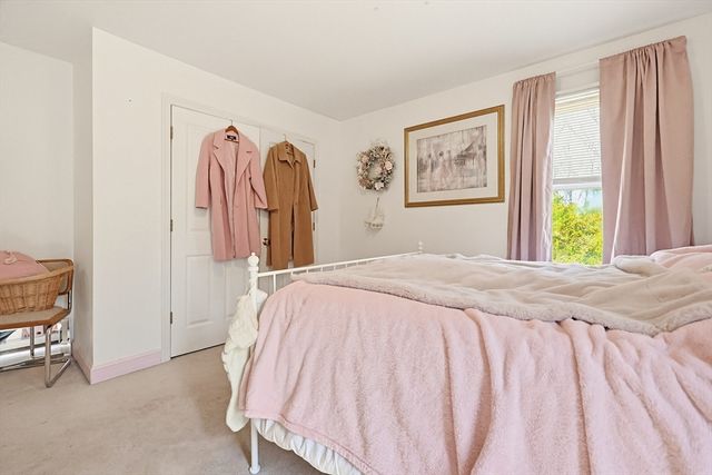 107 Mill St, Franklin, MA 02038