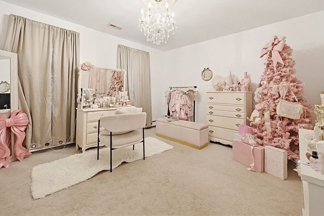 107 Mill St, Franklin, MA 02038