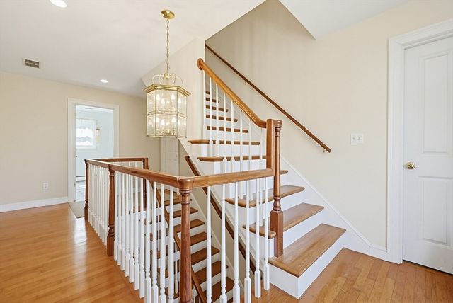 107 Mill St, Franklin, MA 02038