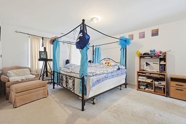 107 Mill St, Franklin, MA 02038