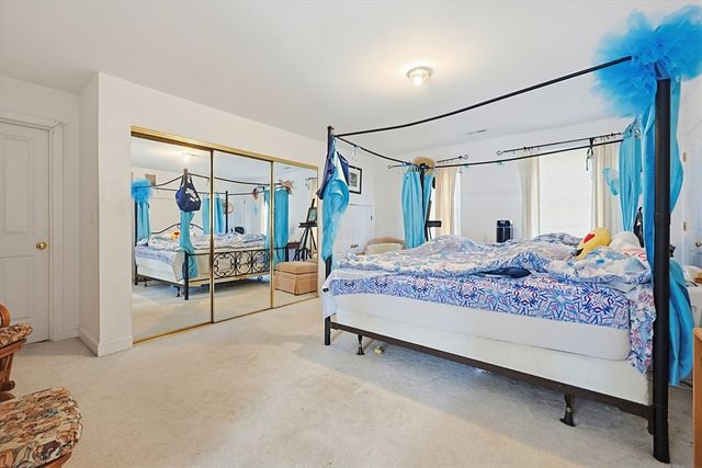 107 Mill St, Franklin, MA 02038