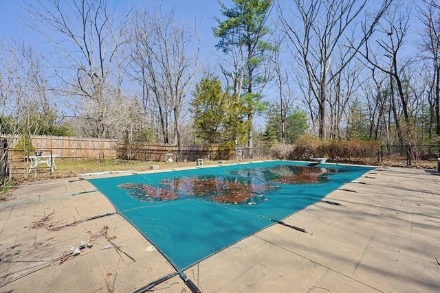 107 Mill St, Franklin, MA 02038