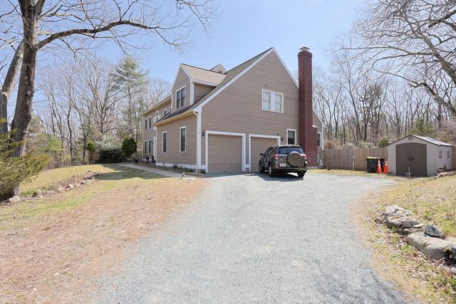 107 Mill St, Franklin, MA 02038