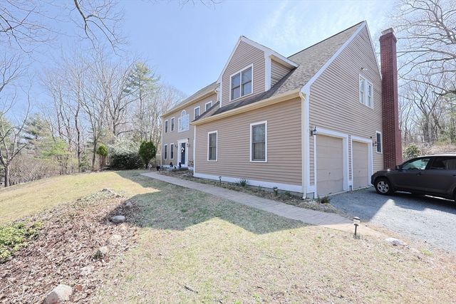 107 Mill St, Franklin, MA 02038