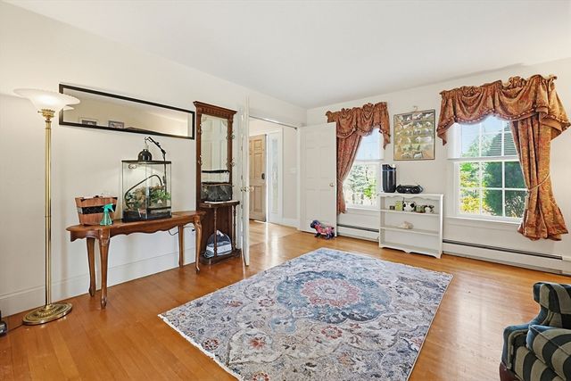 107 Mill St, Franklin, MA 02038