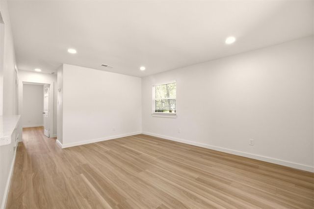 908 Isbell Road B, Fort Worth, TX 76114
