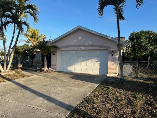 1301 SE 30th ST, Cape Coral, FL 33904