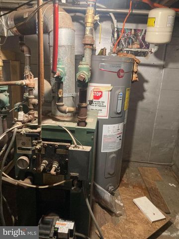 1820 CENTRE ST, Ashland, PA 17921