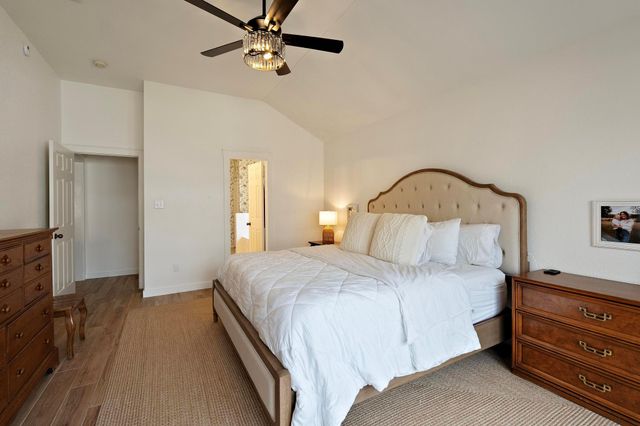 1808 Cedarlawn ST, Taylor, TX 76574