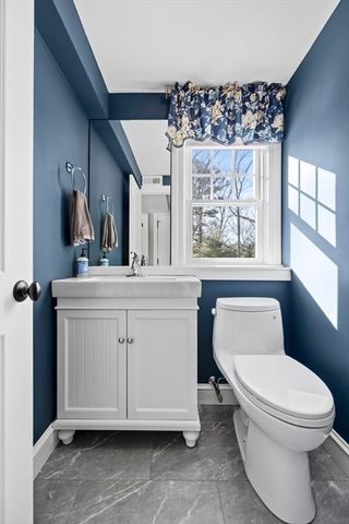 10 Hawthorne Rd, Winchester, MA 01890