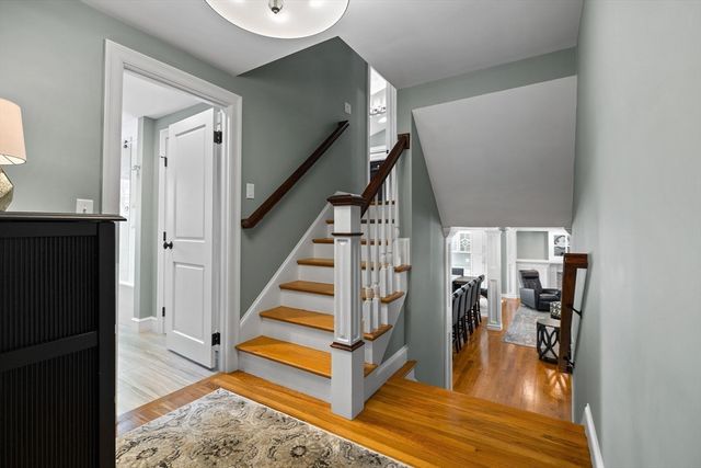 10 Hawthorne Rd, Winchester, MA 01890