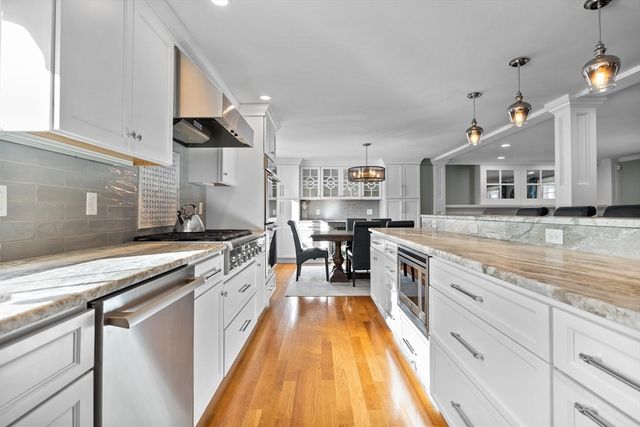 10 Hawthorne Rd, Winchester, MA 01890