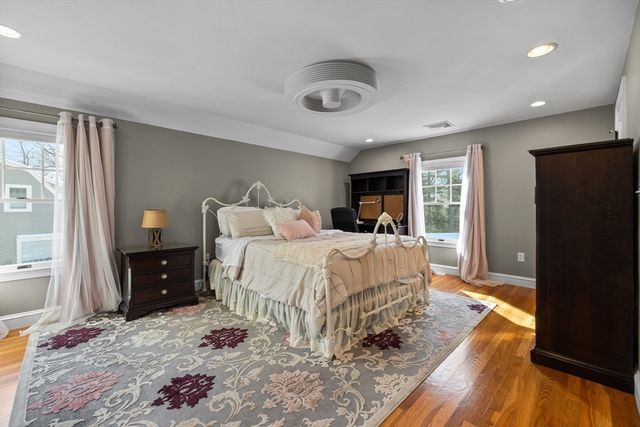 10 Hawthorne Rd, Winchester, MA 01890