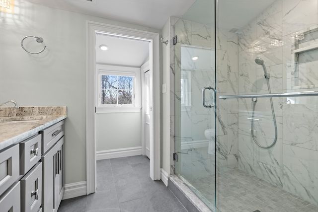 10 Hawthorne Rd, Winchester, MA 01890