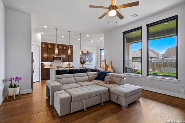 163 Laurel Oak, Castroville, TX 78009