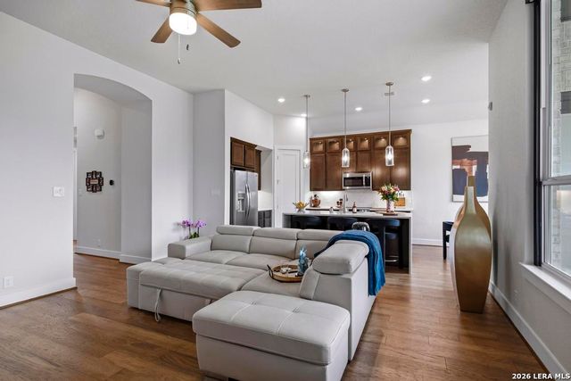 163 Laurel Oak, Castroville, TX 78009