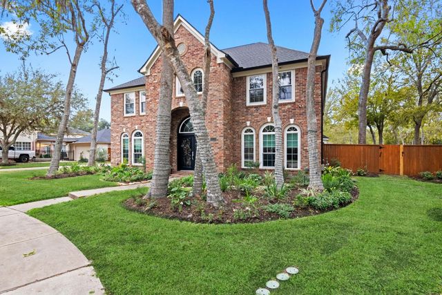 1215 Maple Bough Court, Sugar Land, TX 77479