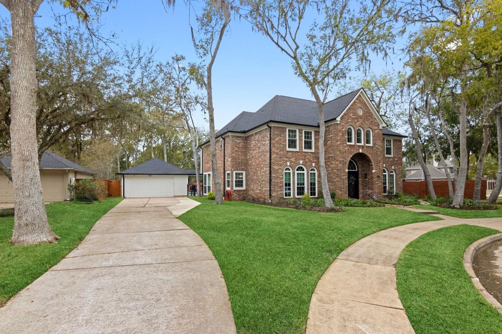 1215 Maple Bough Court, Sugar Land, TX 77479