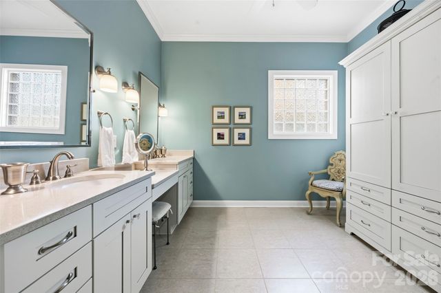 240 Hawthorne Park Avenue, Belmont, NC 28012