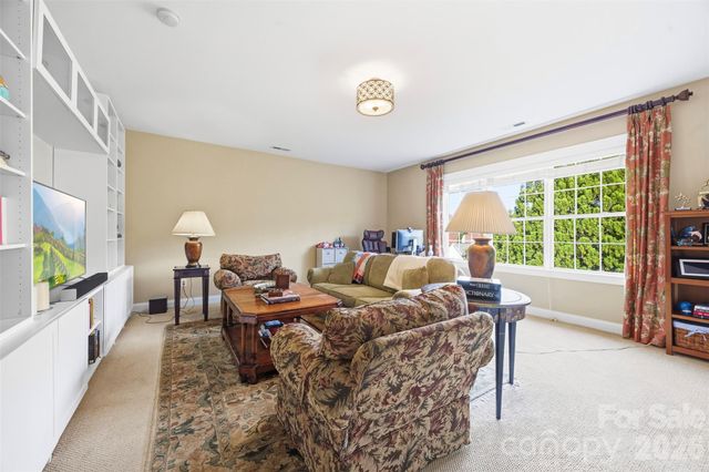 240 Hawthorne Park Avenue, Belmont, NC 28012