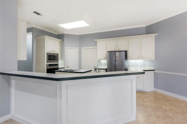 60 Fairfield Drive, Montgomery, TX 77356