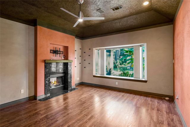 60 Fairfield Drive, Montgomery, TX 77356