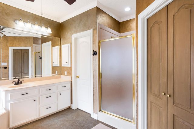 60 Fairfield Drive, Montgomery, TX 77356