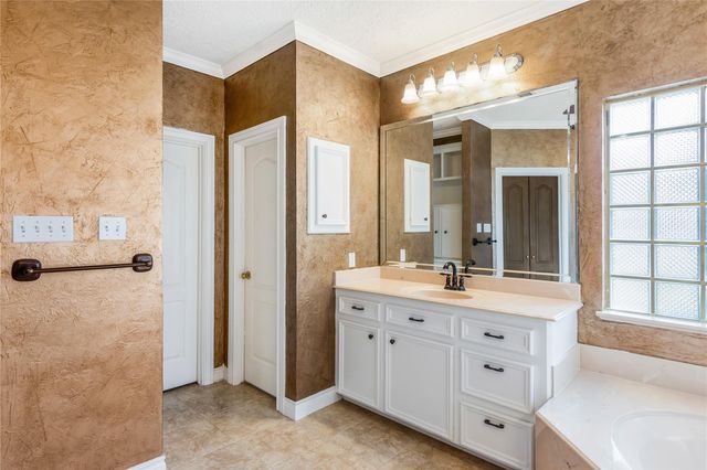 60 Fairfield Drive, Montgomery, TX 77356