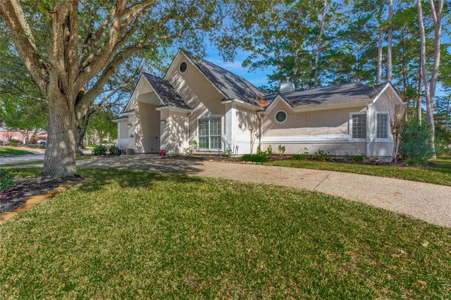 60 Fairfield Drive, Montgomery, TX 77356
