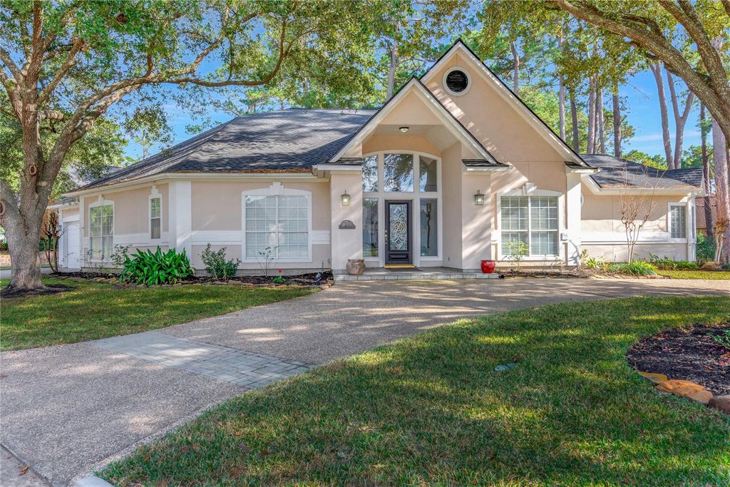 60 Fairfield Drive, Montgomery, TX 77356