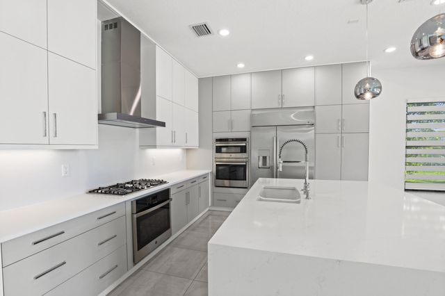 17094 Rainbow Falls Trail, Boca Raton, FL 33496