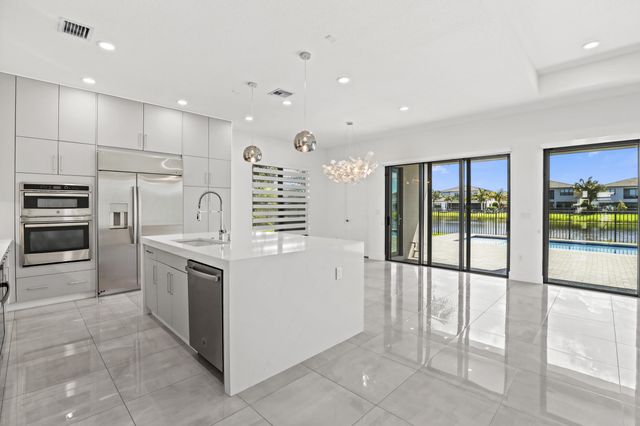 17094 Rainbow Falls Trail, Boca Raton, FL 33496