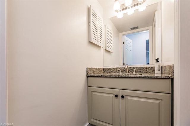 600 Neapolitan WAY 152, Naples, FL 34103