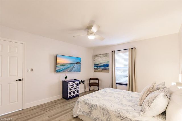 600 Neapolitan WAY 152, Naples, FL 34103