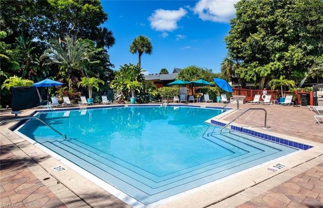 600 Neapolitan WAY 152, Naples, FL 34103