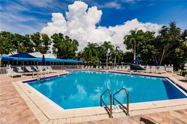 600 Neapolitan WAY 152, Naples, FL 34103