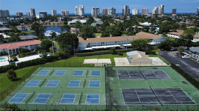 600 Neapolitan WAY 152, Naples, FL 34103