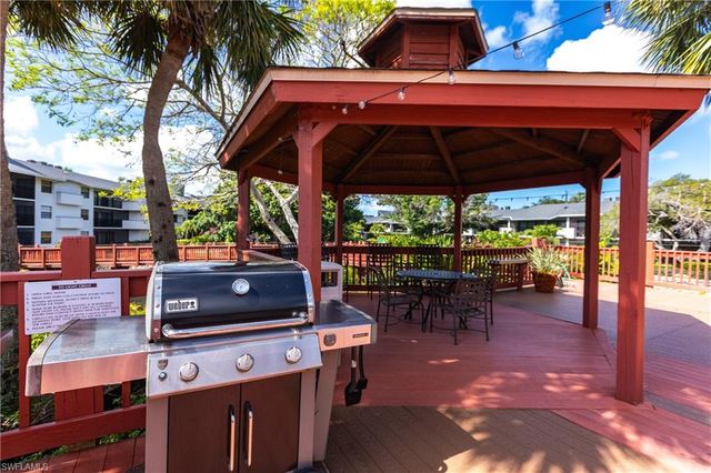 600 Neapolitan WAY 152, Naples, FL 34103