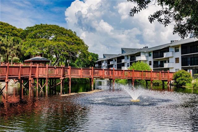600 Neapolitan WAY 152, Naples, FL 34103