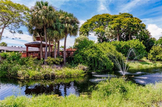 600 Neapolitan WAY 152, Naples, FL 34103